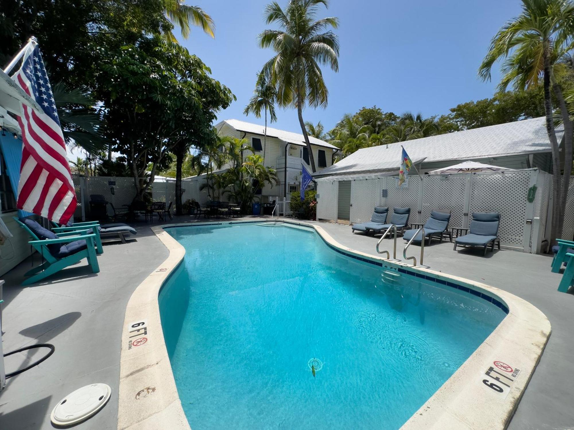 Tropical Hideaway Tropical Village * Key West